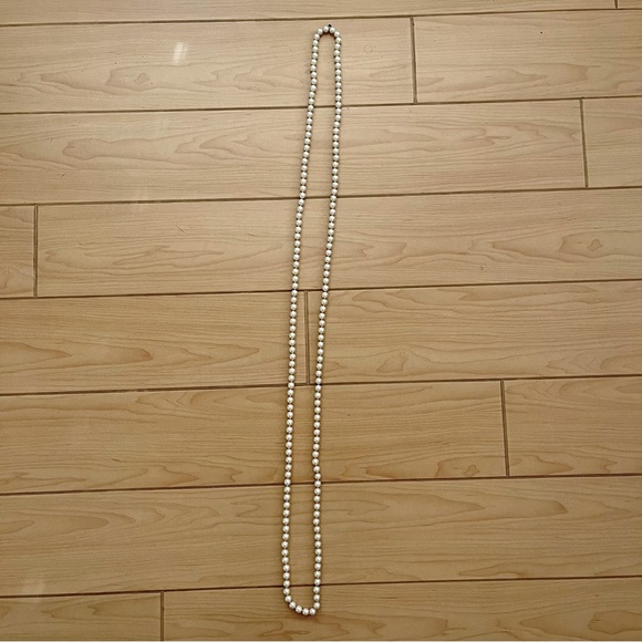 Pearl Necklace EUC - Picture 2 of 4